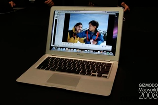 Illustration for article titled MacBook Air Hands-on